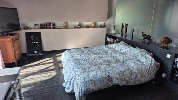 Villa contemporaine avec piscine