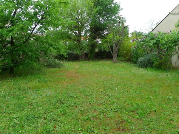 Terrain constructible et viabilisé, proche centre ville de Carcassonne