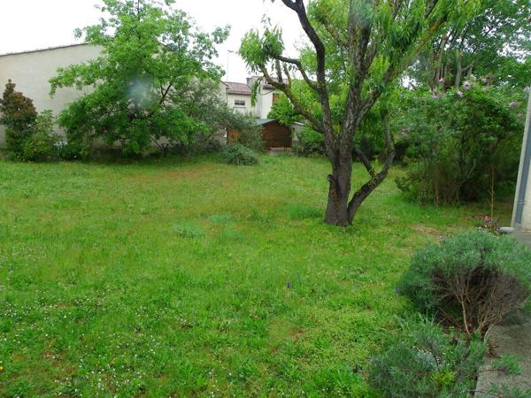 Terrain constructible et viabilisé, proche centre ville de Carcassonne