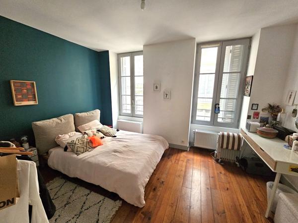 BORDEAUX SAINT MICHEL : MAISON INDIVIDUELLE T4