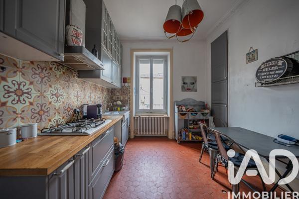 Immeuble à vendre 182,75 m² Vallon-Pont-d'Arc