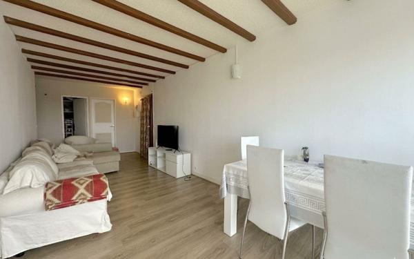 Appartement à vendre    3 pièces • 60 m2 Grigny