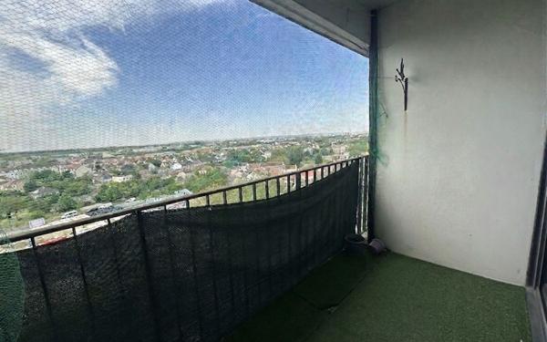 Appartement à vendre    3 pièces • 60 m2 Grigny