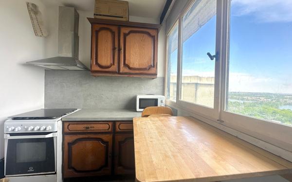 Appartement à vendre    3 pièces • 60 m2 Grigny
