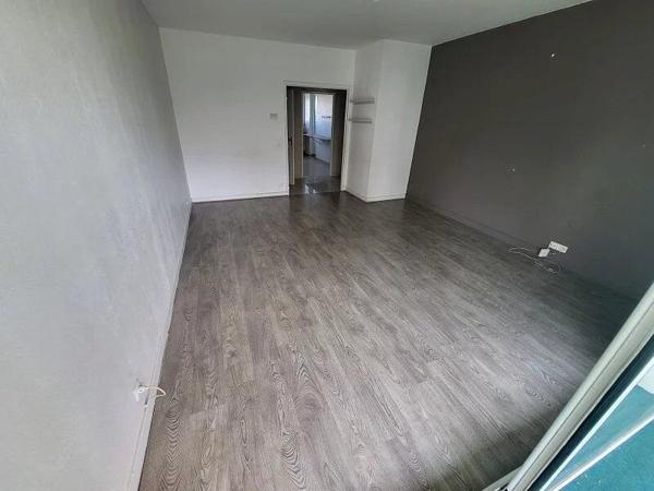 Vente                                                      Appartement
                        
                     3 pièces                      58 m2                     à Miramas