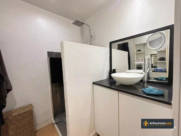 Vente                                                      Appartement
                        
                     4 pièces                      68 m2                     à Nice