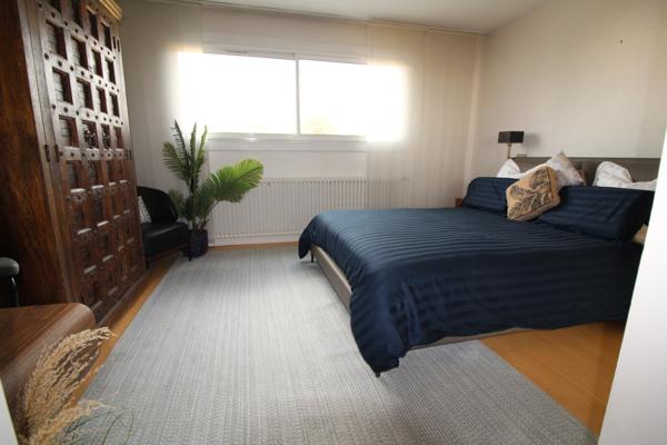 LA ROCHE SUR YON  centre ville, Maison de 261m² en COLOCATION pour 6 personnes avec des Baux individuels de 10 mois renouvelables (du 01/09 au 30/06)