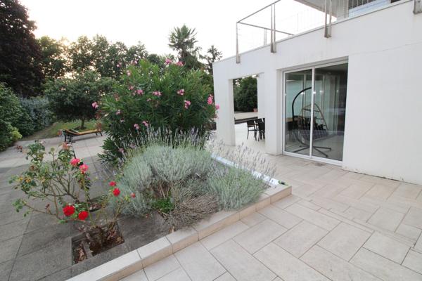 LA ROCHE SUR YON  centre ville, Maison de 261m² en COLOCATION pour 6 personnes avec des Baux individuels de 10 mois renouvelables (du 01/09 au 30/06)