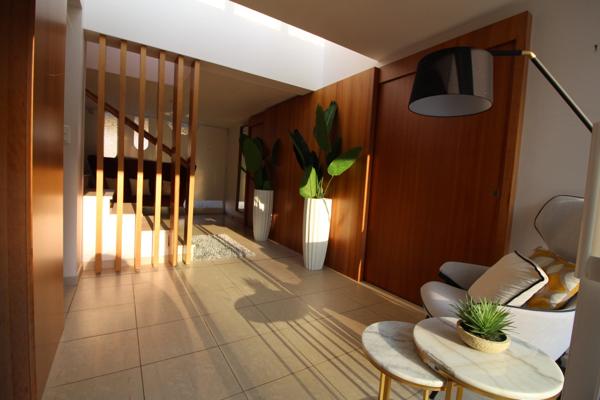 LA ROCHE SUR YON  centre ville, Maison de 261m² en COLOCATION pour 6 personnes avec des Baux individuels de 10 mois renouvelables (du 01/09 au 30/06)