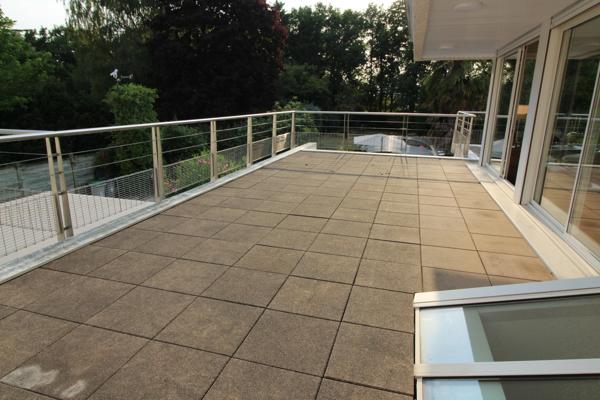 LA ROCHE SUR YON  centre ville, Maison de 261m² en COLOCATION pour 6 personnes avec des Baux individuels de 10 mois renouvelables (du 01/09 au 30/06)