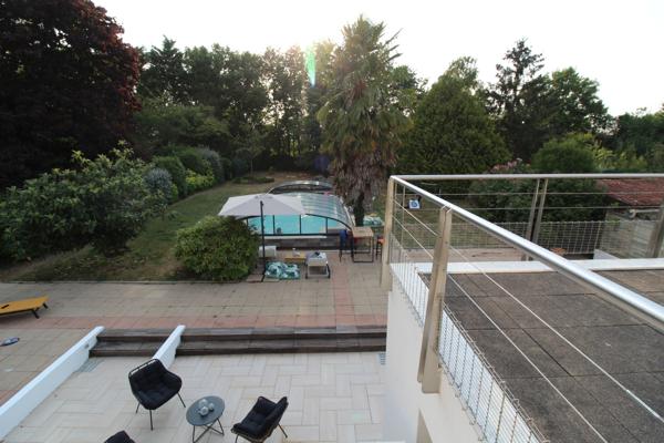 LA ROCHE SUR YON  centre ville, Maison de 261m² en COLOCATION pour 6 personnes avec des Baux individuels de 10 mois renouvelables (du 01/09 au 30/06)