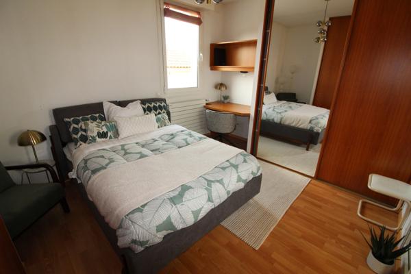 LA ROCHE SUR YON  centre ville, Maison de 261m² en COLOCATION pour 6 personnes avec des Baux individuels de 10 mois renouvelables (du 01/09 au 30/06)