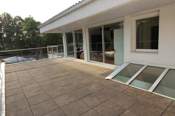 LA ROCHE SUR YON  centre ville, Maison de 261m² en COLOCATION pour 6 personnes avec des Baux individuels de 10 mois renouvelables (du 01/09 au 30/06)