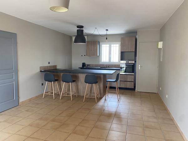 Rognonas (13870) Appartement de plain-pied entièrement rénové