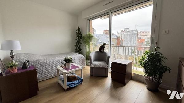 Charmant appartement  avec balcon – Idéalement situé au cœur du quartier du Dernier Sou !