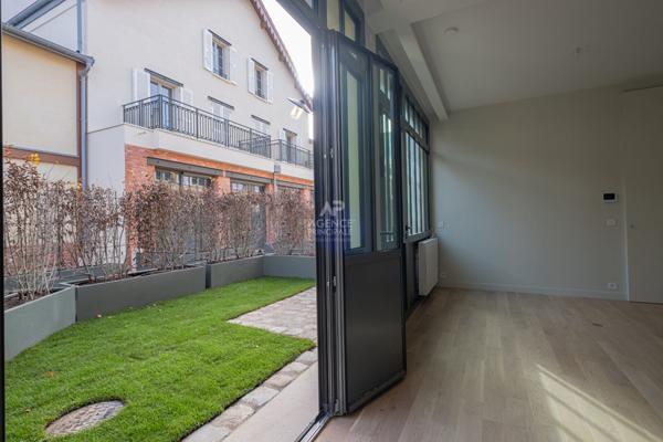 Versailles Notre Dame - Maison 3 pièces 65.8 m ² au sol avec terrasse arborée de 17,5 m² €715 000 ** - Référence 25724