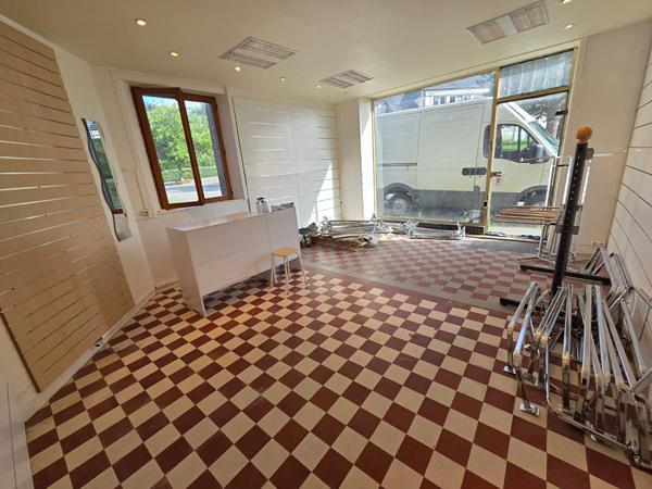 Immeuble Brecey 5 pièce(s)