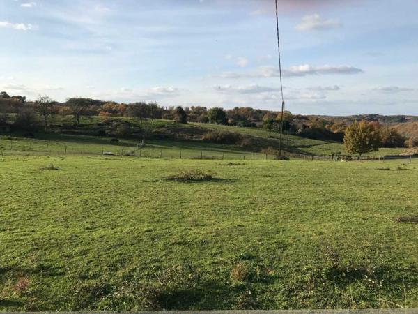 Terrain constructible - Saint-cyprien Terrain constructible sur les hauteurs d un village tous commerces