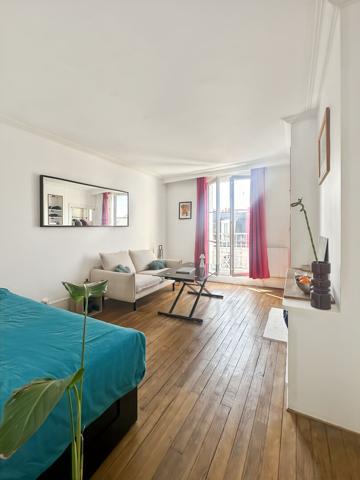 Studio avec balcon - rue du Poteau
