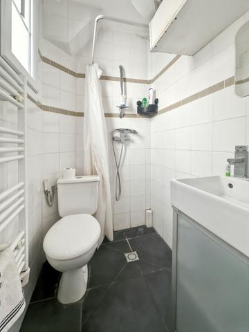 Studio avec balcon - rue du Poteau