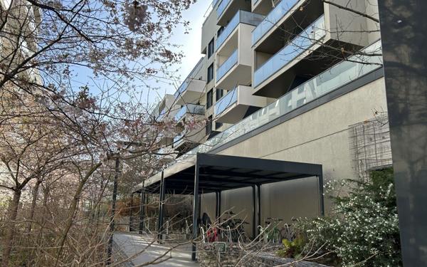 Appartement à vendre    1 pièce •  Lyon 8