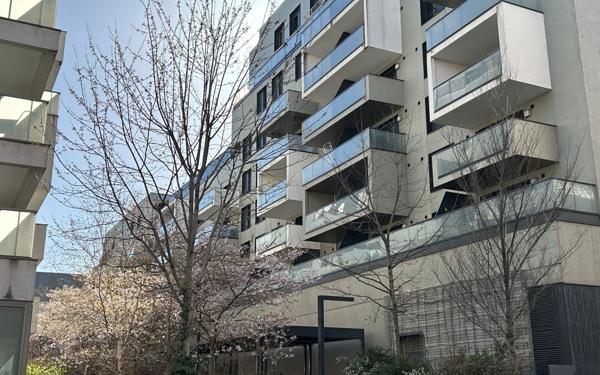 Appartement à vendre    1 pièce •  Lyon 8