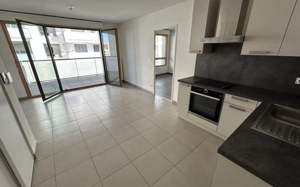 Appartement à vendre    1 pièce •  Lyon 8