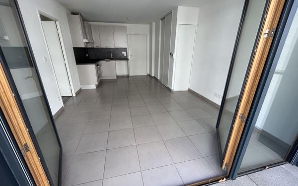 Appartement à vendre    1 pièce •  Lyon 8