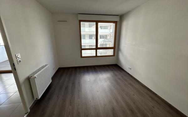Appartement à vendre    1 pièce •  Lyon 8