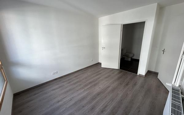 Appartement à vendre    1 pièce •  Lyon 8