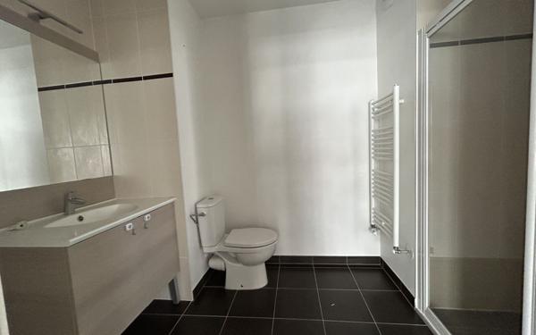 Appartement à vendre    1 pièce •  Lyon 8