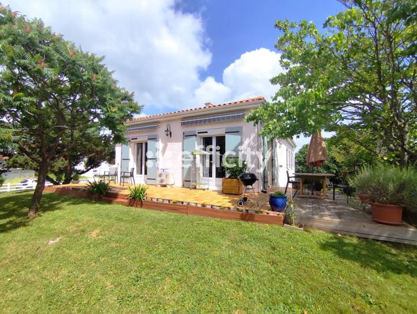 Maison
         8 pièces
        - 158 m²