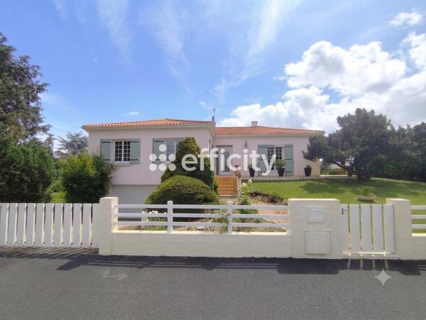 Maison
         8 pièces
        - 158 m²