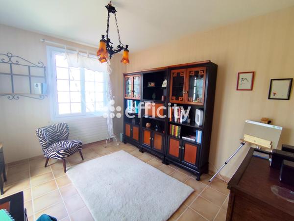 Maison
         8 pièces
        - 158 m²