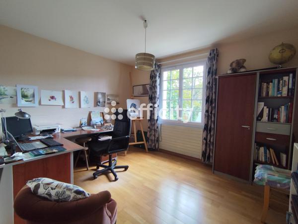 Maison
         8 pièces
        - 158 m²