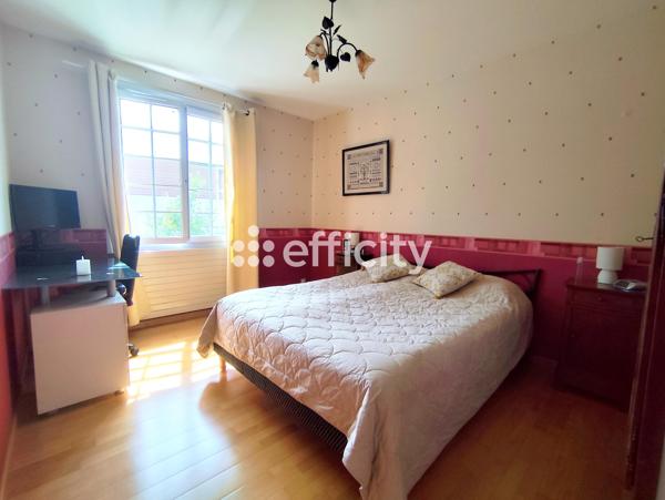Maison
         8 pièces
        - 158 m²