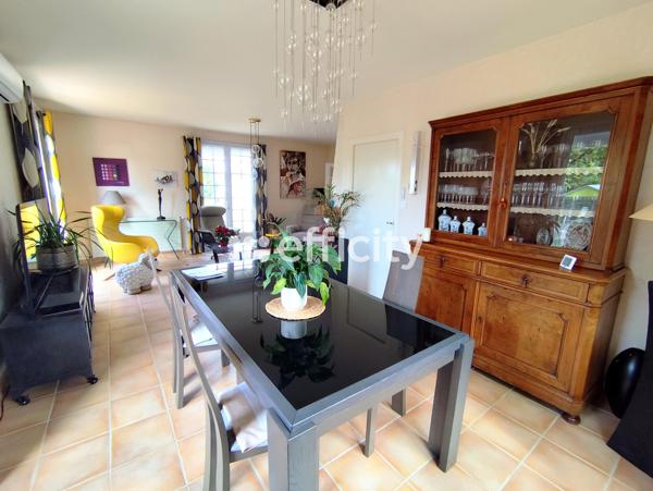 Maison
         8 pièces
        - 158 m²