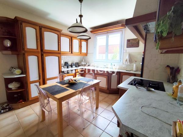 Maison
         8 pièces
        - 158 m²