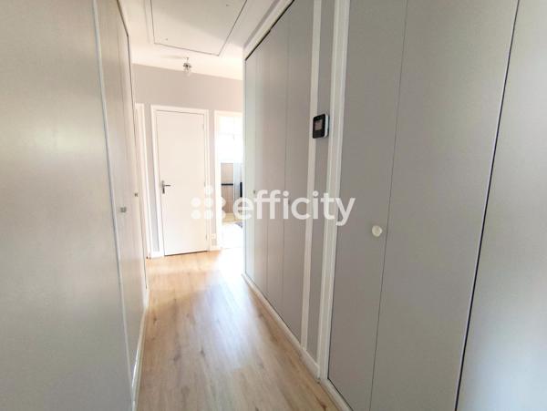 Maison
         8 pièces
        - 158 m²