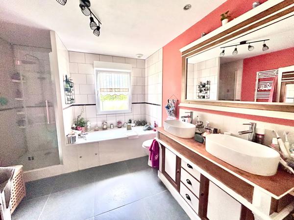 Maison à vendre 7 pièces 162.5m² Merville (59660)