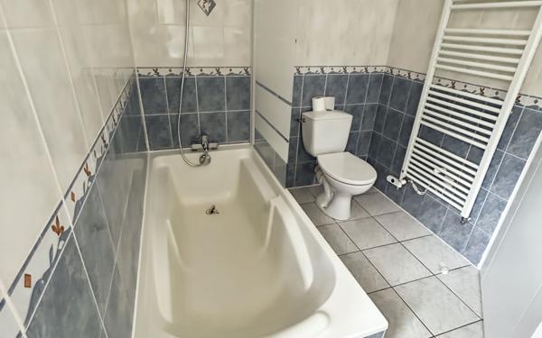 Maison à louer    5 pièces • 124,33 m2 Louhossoa