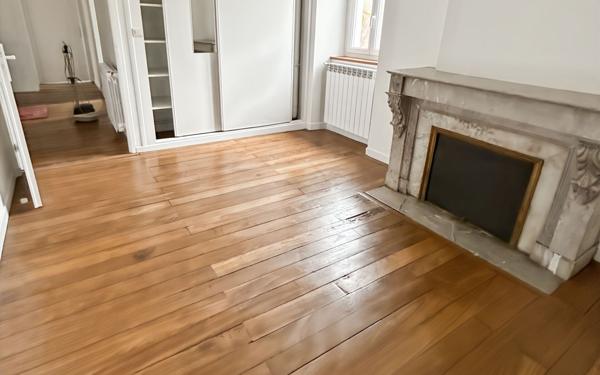 Maison à louer    5 pièces • 124,33 m2 Louhossoa