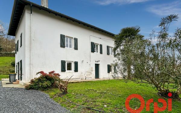 Maison à louer    5 pièces • 124,33 m2 Louhossoa