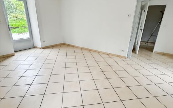 Maison à louer    5 pièces • 124,33 m2 Louhossoa