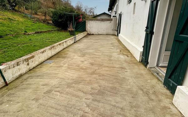 Maison à louer    5 pièces • 124,33 m2 Louhossoa
