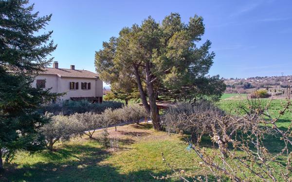 Maison à vendre    7 pièces • 181 m2 Manosque