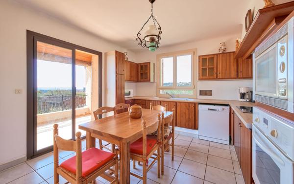 Maison à vendre    7 pièces • 181 m2 Manosque