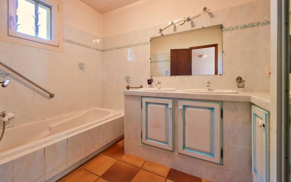 Maison à vendre    7 pièces • 181 m2 Manosque