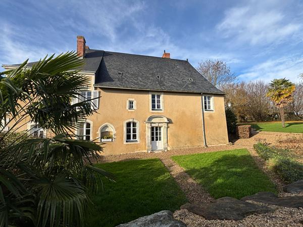 Presbytère restauré , Chateau gontier sur mayenne Presbytère restauré , Chateau gontier sur mayenne