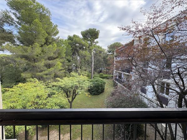 Marseille (13008) T4 rénové en pleine nature